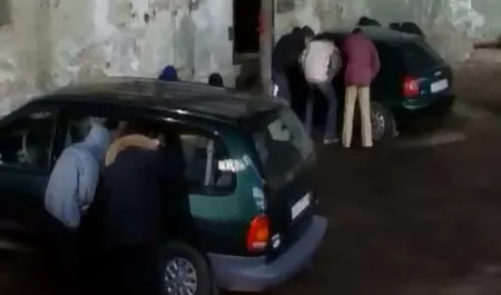 پسر بزرگ با دو فاحشه آشنا تصاویر سکسی جدید گل و لگد کرد
